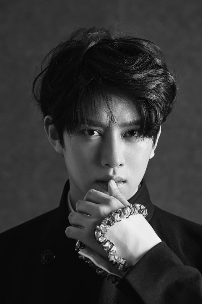 Super Junior-Hee Chul-Es vocalista, bailarÃ­n y rapero del grupo Super Junior.grupo masculino-cantante -idol