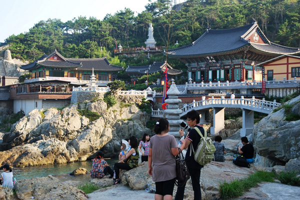 beomeosa temple, lugares turisticos de corea-mejores lugares-turismo-ecologia-hambiente-descanso-vacaciones-